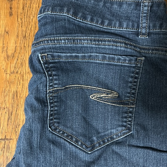 Lee Riders Curvy Fit Jeans - Picture 2 of 5